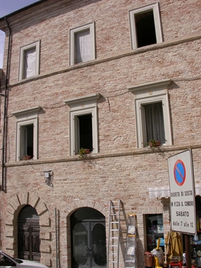 Palazzo in P.zza Ascanio Condivi